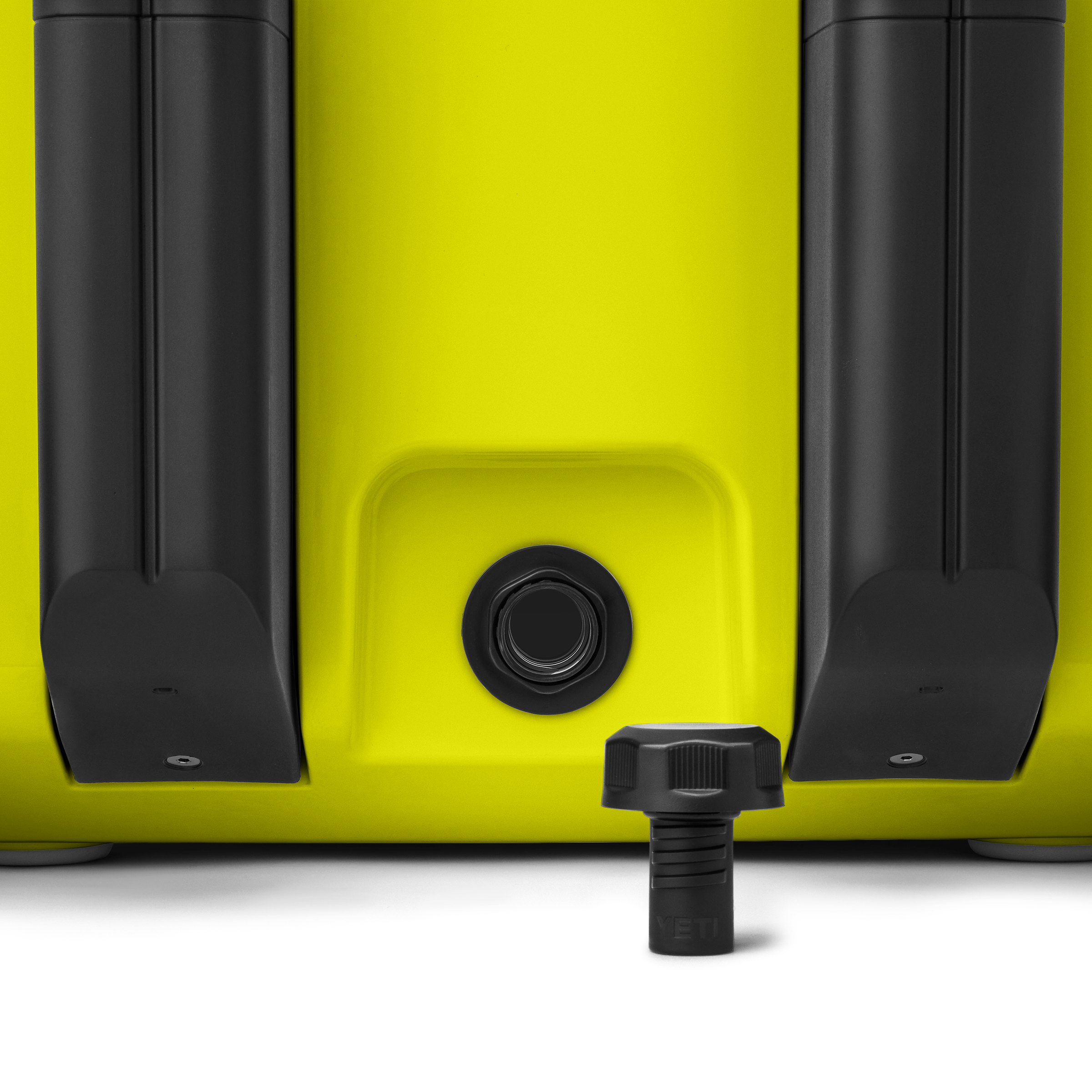 Roadie® 32 Wheeled Cool Box - Image 9